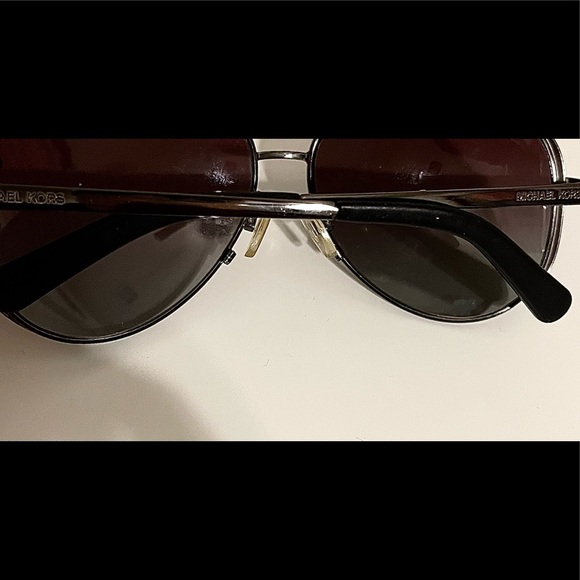 100% authentic Michael Kors sunglasses - Picture 2 of 3